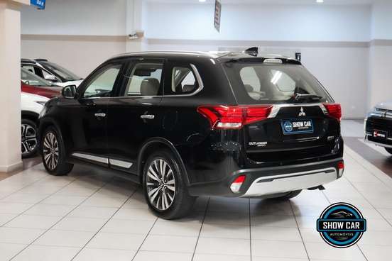 MITSUBISHI-OUTLANDER-2018