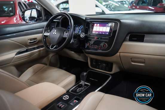 MITSUBISHI-OUTLANDER-2018