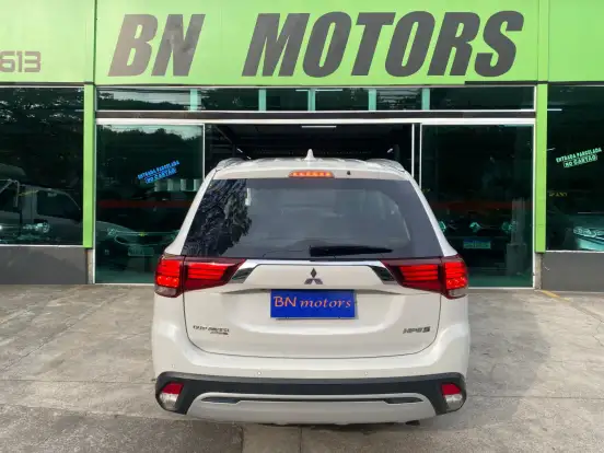 MITSUBISHI-OUTLANDER-3.0 MIVEC V6 GASOLINA HPE-S AWD AUTOMÁTICO MITSUBISHI-OUTLANDER-2018