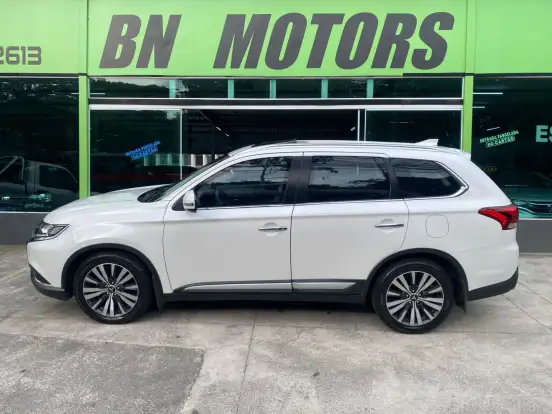 MITSUBISHI-OUTLANDER-3.0 MIVEC V6 GASOLINA HPE-S AWD AUTOMÁTICO MITSUBISHI-OUTLANDER-2018