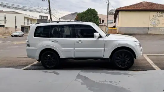 MITSUBISHI-PAJERO FULL-3.2 HPE 4X4 16V TURBO INTERCOOLER DIESEL 4P AUTOMÁTICO MITSUBISHI-PAJERO FULL-2012