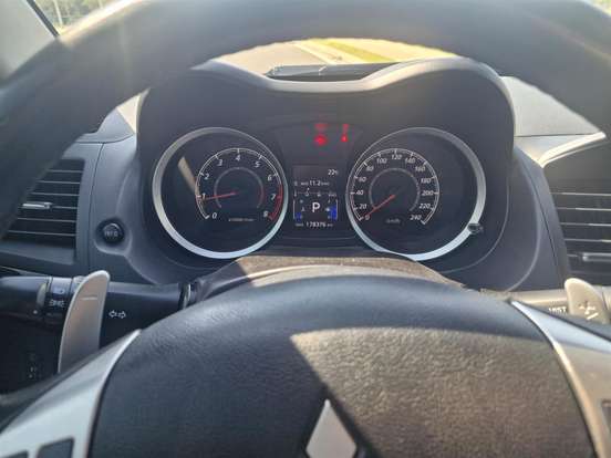 MITSUBISHI-LANCER-2.0 16V GASOLINA 4P AUTOMÁTICO MITSUBISHI-LANCER-2013
