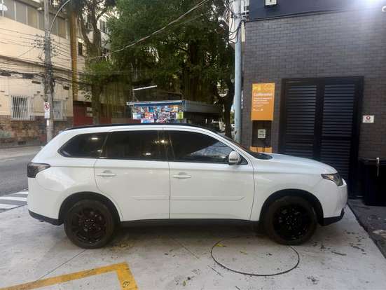 MITSUBISHI-OUTLANDER-2015