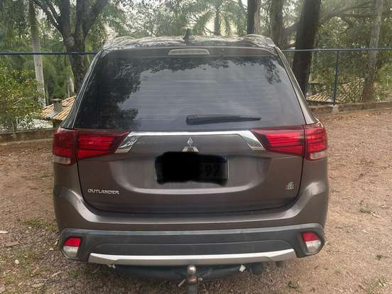 MITSUBISHI-OUTLANDER-2.0 COMFORT 16V GASOLINA 4P AUTOMÁTICO MITSUBISHI-OUTLANDER-2017