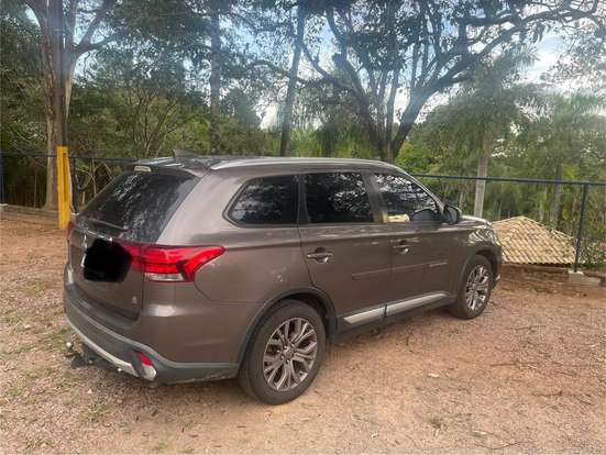 MITSUBISHI-OUTLANDER-2017