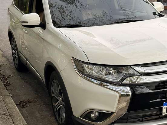 MITSUBISHI-OUTLANDER-2.2 4X4 16V DIESEL 4P AUTOMÁTICO MITSUBISHI-OUTLANDER-2017