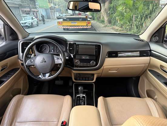 MITSUBISHI-OUTLANDER-2017