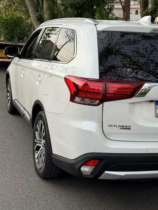 MITSUBISHI-OUTLANDER-2017