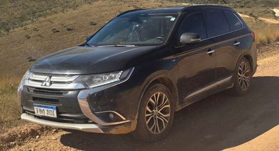 MITSUBISHI-OUTLANDER-2015