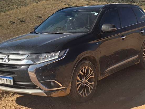 MITSUBISHI-OUTLANDER-3.0 GT 4X4 V6 24V GASOLINA 4P AUTOMÁTICO MITSUBISHI-OUTLANDER-2015