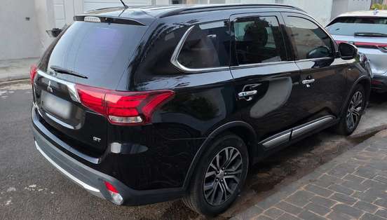 MITSUBISHI-OUTLANDER-2015