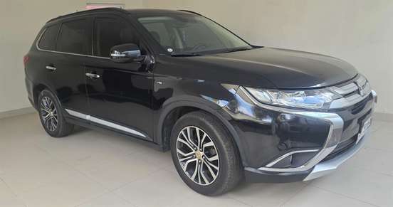 MITSUBISHI-OUTLANDER-2015