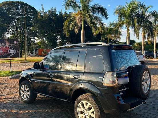 MITSUBISHI-PAJERO TR4-2.0 4X4 16V 140CV FLEX 4P AUTOMÁTICO MITSUBISHI-PAJERO TR4-2011
