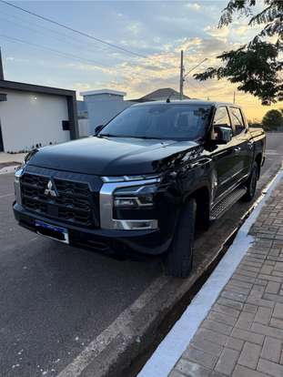 MITSUBISHI-TRITON-2025