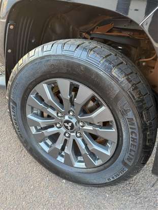MITSUBISHI-TRITON-2025