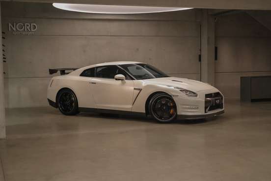 NISSAN-GT-R-2011