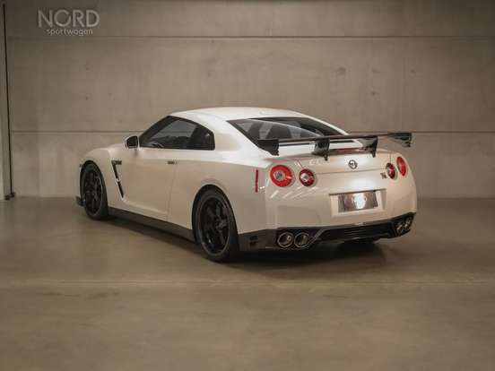 NISSAN-GT-R-3.8 PREMIUM V6 24V BI-TURBO GASOLINA 2P AUTOMÁTICO NISSAN-GT-R-2011