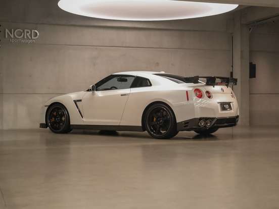 NISSAN-GT-R-3.8 PREMIUM V6 24V BI-TURBO GASOLINA 2P AUTOMÁTICO NISSAN-GT-R-2011