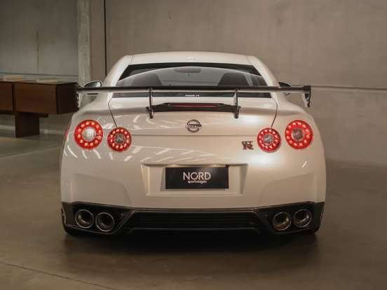 NISSAN-GT-R-3.8 PREMIUM V6 24V BI-TURBO GASOLINA 2P AUTOMÁTICO NISSAN-GT-R-2011