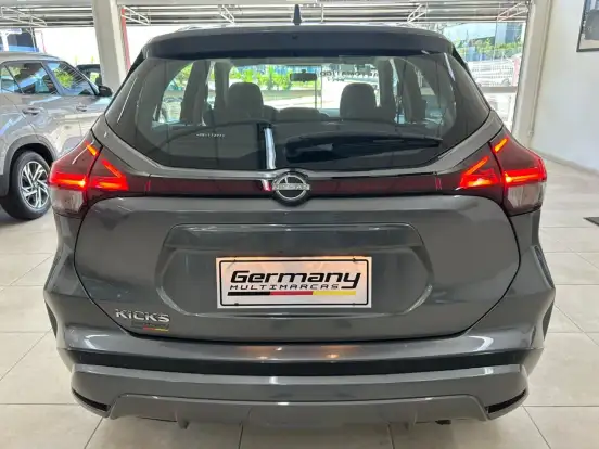 NISSAN-KICKS-2023