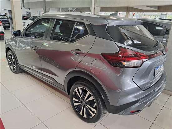 NISSAN-KICKS-2023