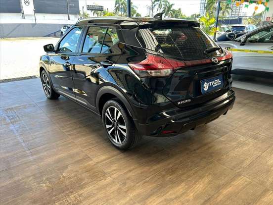 NISSAN-KICKS-2023