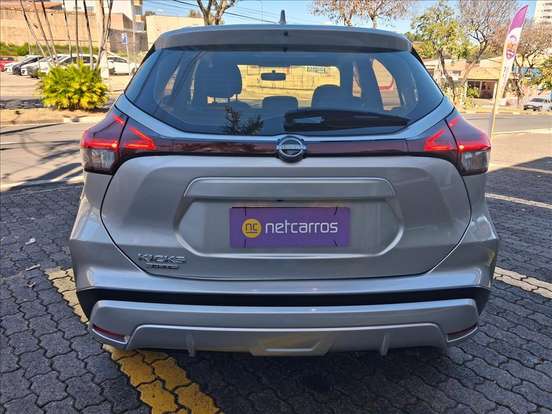 NISSAN-KICKS PLAY-2025