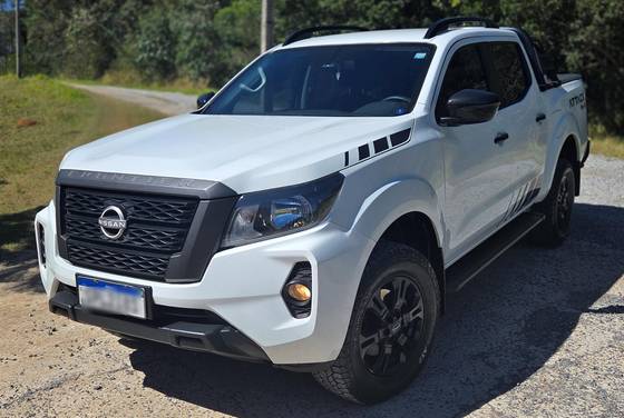NISSAN FRONTIER 2.3 16V TURBO DIESEL ATTACK CD 4X4 AUTOMÁTICO
