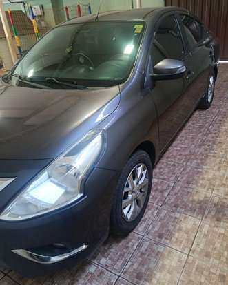 NISSAN-VERSA-2019