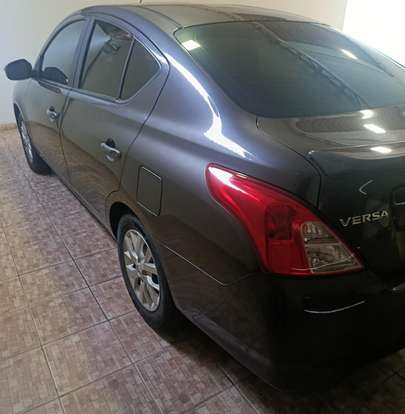 NISSAN-VERSA-2019