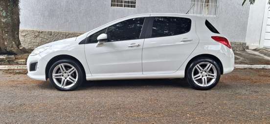 PEUGEOT-308-2012