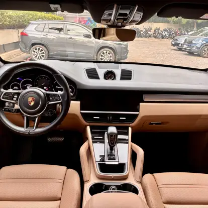 PORSCHE-CAYENNE-2022