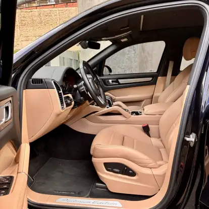 PORSCHE-CAYENNE-2022