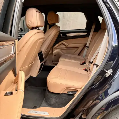PORSCHE-CAYENNE-2022