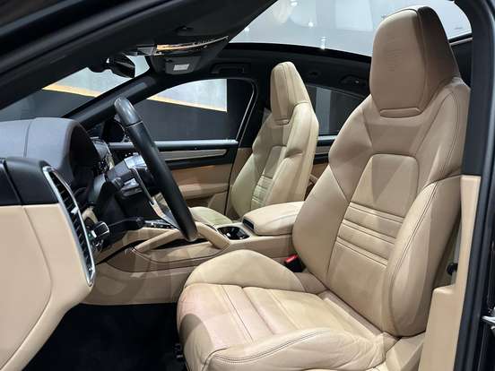 PORSCHE-CAYENNE-2022
