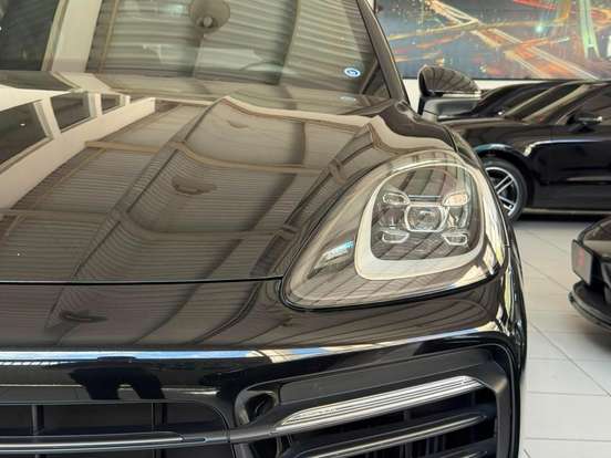 PORSCHE-CAYENNE-2022