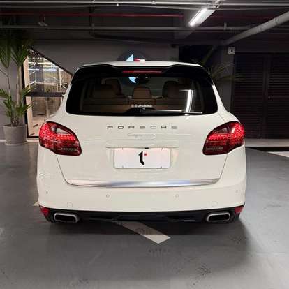 PORSCHE-CAYENNE-2011