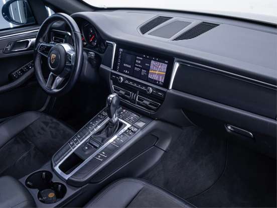 PORSCHE-MACAN-2020