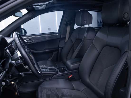 PORSCHE-MACAN-2020