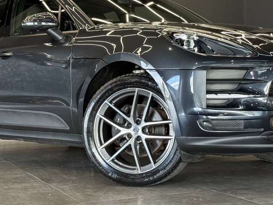 PORSCHE-MACAN-2020