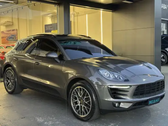 PORSCHE-MACAN-2015