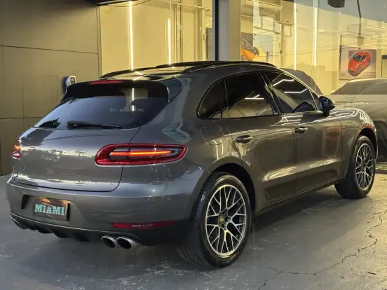 PORSCHE-MACAN-2015