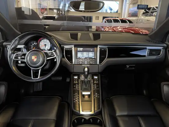 PORSCHE-MACAN-2015