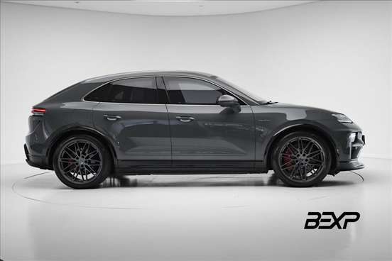 PORSCHE-MACAN-2025