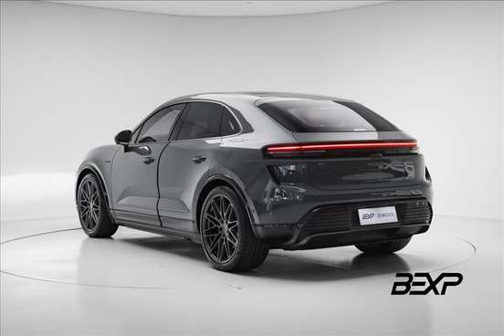 PORSCHE-MACAN-2025