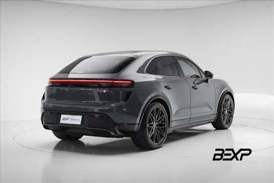 PORSCHE-MACAN-2025