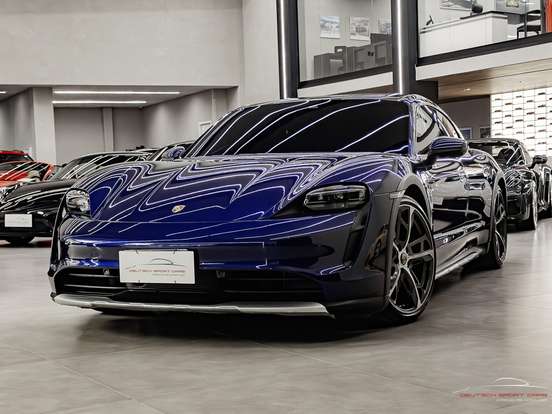 PORSCHE-TAYCAN-2022