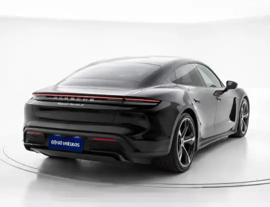 PORSCHE-TAYCAN-2022