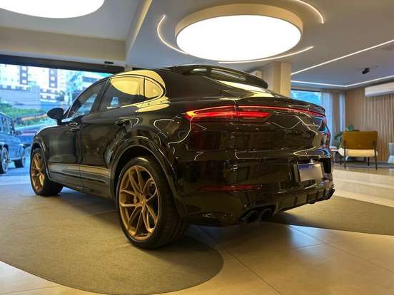 PORSCHE-CAYENNE-2023