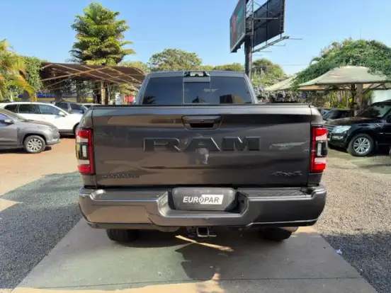 RAM-2500-6.7 I6 TURBO DIESEL LARAMIE CD 4X4 AUTOMÁTICO RAM-2500-2021